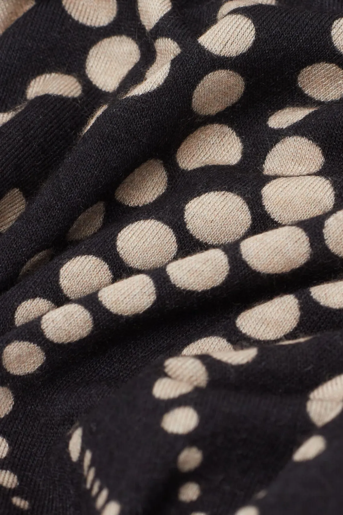 Cool Elegance Long-Sleeved Top Made from Ultralight Modal and Printed Cashmere