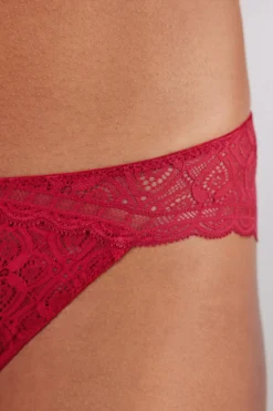 Low-Rise Lace Briefs