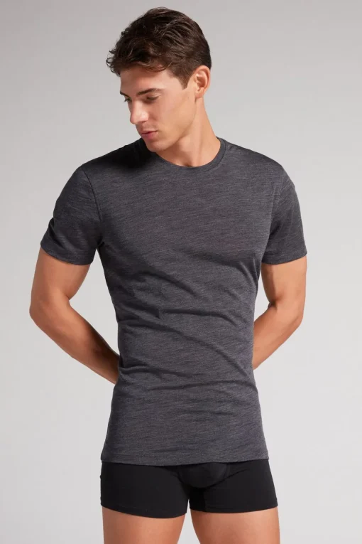 Short-Sleeve T-Shirt in Stretch Merino Wool